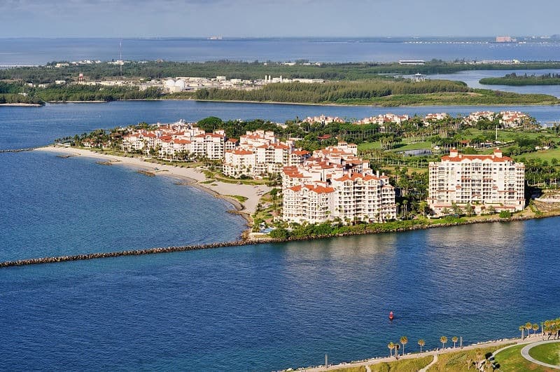 Hialeah pest control with bilingual service - Termite treatment and extermination for northwest Miami-Dade residential community